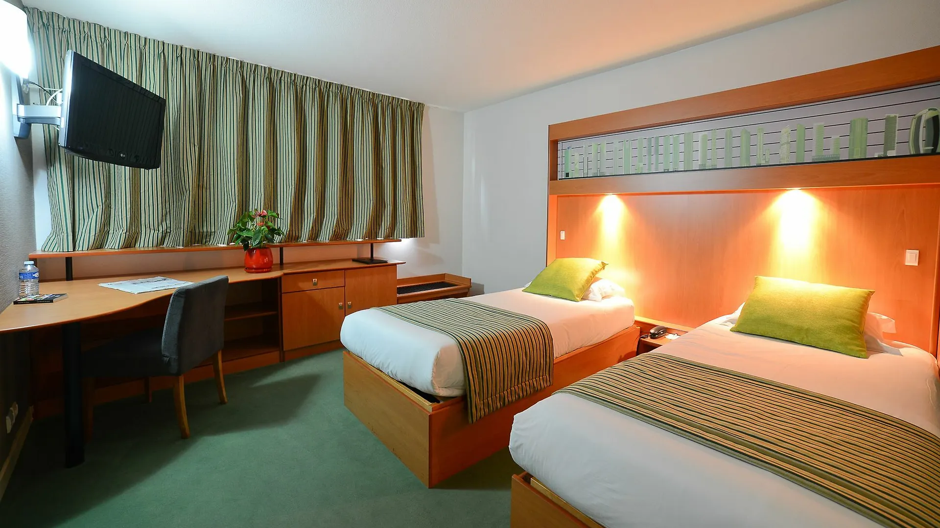 Hotel Archamps Porte Sud De Geneve France